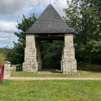 Campanile et sa cloche sur le site Sainte- barbe